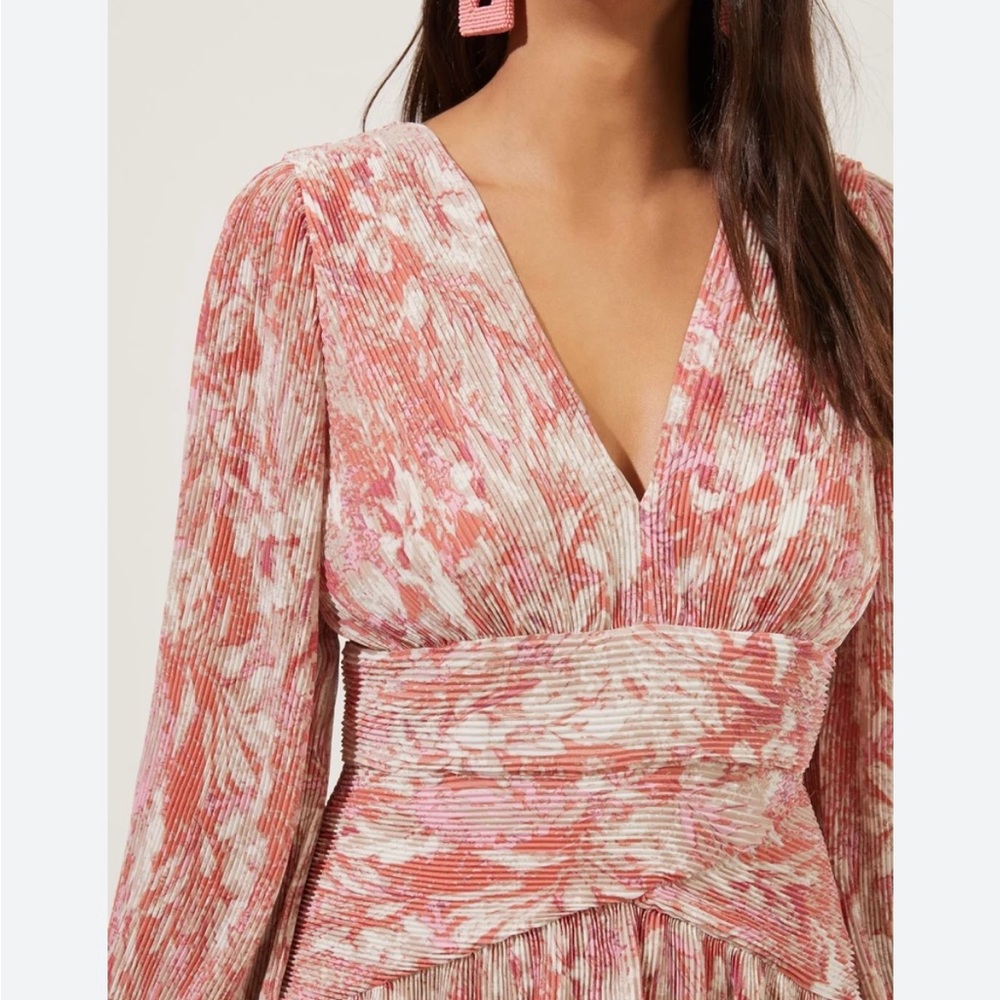 ASTR Elegant Pink Floral Dress